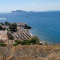 Turisti potcenjuju vrućine u Grčkoj: Petoro umrlo, traga se za troje nestalih