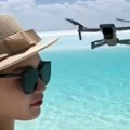 Devojka uživala na plaži, a onda je dron pogodio direktno u glavu: Nije stigla ni da vrisne!