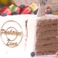 Čokoladna torta sa lešnikom i malinama