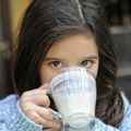 Zašto je kefir toliko zdrav i kakav je njegov uticaj na creva?