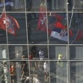AP: Masovni odziv na protest sugeriše da odlučnost Vučićevih protivnika opstaje uprkos pritiscima