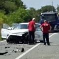 (Foto) drama na putu za Beograd: Kola potpuno smrskana, stvaraju se gužve