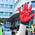 У Зајечару протест просветара: Грађани и наставници траже бољу безбедност у школама и дижу глас против притисака