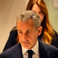 Никола Саркози „на службеном путу" у Ла Сантеу