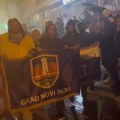 „Нема одустајања док не угледамо Петроварадинску тврђаву“: Студенти из Пазара по киши и ветру стигли у Уб