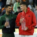 Šok u Melburnu: Novak u četvrtifnalu, Menšik se povukao