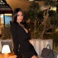 Duboki dekolte i minić pucaju na Đini Džinović: Proslavila rođendan u inostranstvu, slavila do zore u luks restoranu