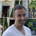 Bajrušević na štakama došao do svog zapaljenog kafića: Pogledajte šta se dešavalo nakon 4. napada na prvu žrtvu zemunskog…