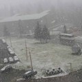 (Foto, video) Prvi sneg pao i na Kopaoniku! Padaju krupne pahulje kao usred zime, temperatura svega 1 stepen