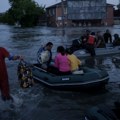 Urušena brana na Dnjepru u Hersonskoj oblasti, u toku evakuacija stanovništva; Ukrajinci i Rusi razmenjuju optužbe