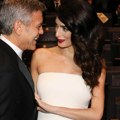Amal i Džorž Kluni u noćnom provodu: Prelepa advokatica zadivila sve elegantnom kreacijom FOTO