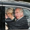 Kralj Čarls se pojavio u javnosti posle saopštenja da ima rak, princ Hari stigao u London