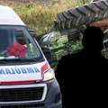Vozač motora (28) naleteo na neosvetljeni traktor u blizini Leskovca: Hitno prebačen u bolnicu