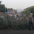 Drvo palo na ženu: Nevreme napravilo velike probleme u regionu (video)