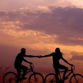 Horoskop za 14. jun: Rakovi uočavaju partnerove različitosti, Ribama prijateljstvo prerasta u nešto više, a Lavovima?
