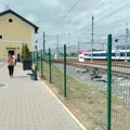 Na železničkoj stanici u Petrovaradinu postavljena zaštitna ograda
