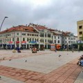 Dveri: Dolazi do sudara autića sa pešacima na Gradskom šetalištu, nadležni hitno da reaguju