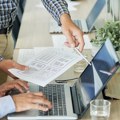 Veštačka inteligencija promenila posao programera, da li talas otkaza pogađa i IT sektor u Srbiji