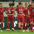 VIDEO Pogledajte dolazak fudbalera Srbije u Rigu – sada su na istom mestu gde i košarkaši