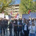 Zdravstveni radnici protestovali zbog upada kosovske policije u KBC Kosovska Mitrovica i Dom zdravlja