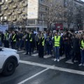 Tokom održavanja 16 minuta tišine ispred Pravnog u Beogradu autom udaren stariji čovek