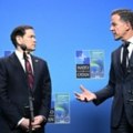 Uoči NATO sastanka, Sikorski kaže da će broj američkih trupa u Poljskoj ostati otprilike isti