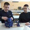 Pametni rukav za mirnu ruku: Kao iz naučne fantastike, neverovatna inovacija braće Ognjena i Uroša, đaka Tehničke škole u…