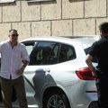 (Foto) Muž došao po Deu Đurđević u porodilište Doneo ogroman buket cveća za suprugu, voditeljki mama pomaže oko bebe