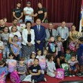 Školski pribor i oprema za decu romske nacionalnosti