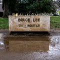 Nestao Brus Li iz Mostara, Roki Balboa iz Žitišta se još drži: Čuvena statua preko noći "isparila" iz parka