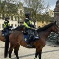 Policijska konjica i automobili obilaze prazne trgove: Nova.rs uživo u Malmeu, otvaranje Evrovizije bez igde ikoga FOTO