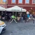 Krvava uvertira za finale! Pogledajte makljažu navijača Betisa i Čelsija u Poljskoj! (video)