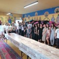 Eparhija bačka darivala osnovce i predškolce