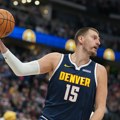 Nikola Jokić mora da odigra još 20 minuta da bi ostao u trci za priznanja