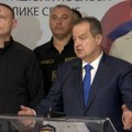 Dačić: Privedene 23 osobe zbog napada na policiju, ima povređenih službenika