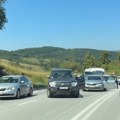 (Видео) Ево зашто је полиција јурила босог мушкарца у белом: Откривени детаљи драме на путу за Златибор: Путници…