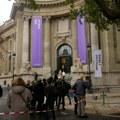 U pucnjavi u blizini Pariza jedan mrtav, nekoliko ranjenih, osumnjičeni uhapšen; Zbog protesta sutra zatvoren Luvr i drugi…