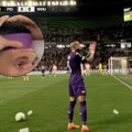 Haos na evropskom finalu - huligani razbili glavu fudbaleru! Kapiten im aplaudirao, pa krvav nastavio meč! (video)
