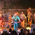 Femi Kuti sa bendom održao koncert u Beogradu: Pozitivna energija i zvuk Afrike u Barutani