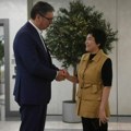 Predsednik Vučić ispratio ambasadorku Kine Čen Bo na aerodromu Nikola Tesla
