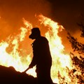 Grčkom i dalje besne požari: Vatra se približila kućama, buktinja u Dadiji još nije stavljena pod kontrolu