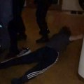 Snimak hapšenja članova balkanskog kartela, "palo" 13 osoba: Policija razvalila vrata hostela, pa našla drogu