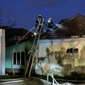 Gori kuća u Čačku: Vatrena stihija zahvatila čitav objekat, vatrogasci-spasioci na licu mesta (foto)