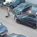 "Koji mozak...": Ovako izgleda pokušaj "proboja" vozača sa Zvezdare kog su zagradili na parkingu