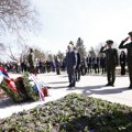 „Nismo podobni jer smo podržali studente“: Ratnim veteranima u kasarni zabranjeno da polože venac za žrtve NATO…