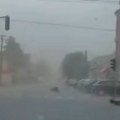 Kosilica "leti" po putu, ljudi gledaju stravičan prizor i ne veruju: Neviđena scena tokom oluje u Šidu