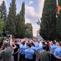 Šest policajaca povređeno tokom protesta ispred Vile Gorica u Podgorici, policija koristila suzavac
