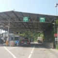 Kosovska policija oduzela srpske pečate na Brnjaku, objavljen i video kako policajac cepa zastavu