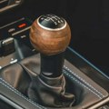 Porsche poručuje: Manuelni menjači još nisu mrtvi, stižu specijalne verzije 911-ice FOTO