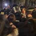Feministkinje traže suspenziju nasilnog policajca: “Oduzimanje značke je minimum”